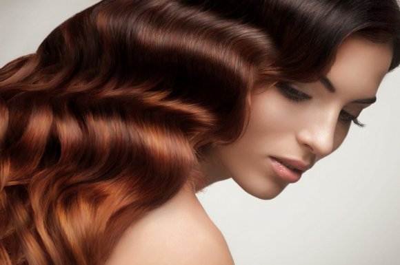 Coiffeuse à domicile pour coloration sur cheveux longs Montmerle‑sur‑Saône